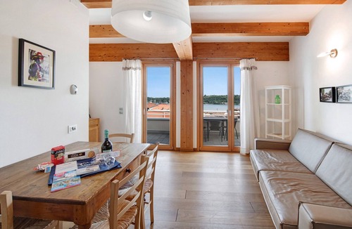 Salo Apartment | Apartment 'Rocchetta Flat' with Lake View, Wi-Fi and Air Conditioning