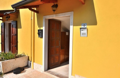 Vanon Apartment | Apartment Rosa Bourbon With Pool