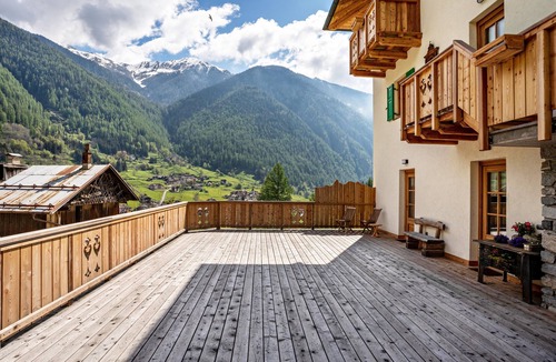 Rabbi Apartment | Apartment 'Salto Del Camoscio' with Mountain Views and Private Garden