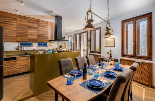 Castello Villa | Apartment San Lio - Three Bedroom Villa, Sleeps 7