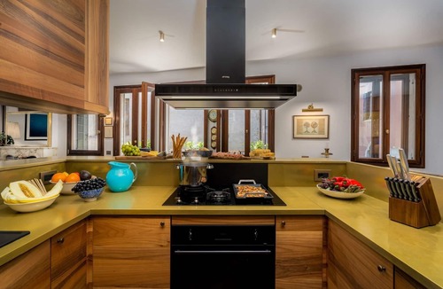 Castello Villa | Apartment San Lio - Three Bedroom Villa, Sleeps 7