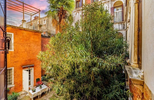 Castello Villa | Apartment San Lio - Three Bedroom Villa, Sleeps 7