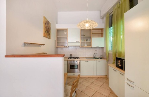 Precotto Apartment | Apartment 'Somaré' with Shared Terrace, Wi-Fi and Air Conditioning