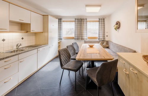 Valle Aurina Apartment | Apartment "Steinhaus XL1" with Mountain View, Shared Pool & Wi-Fi