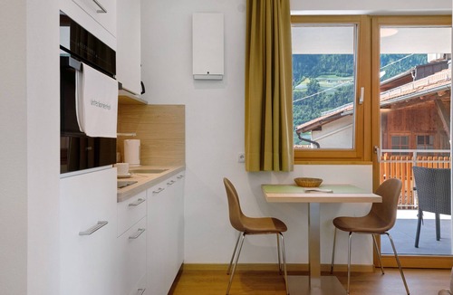 Lagundo Apartment | Apartment 'Unterdornerhof Typ D' with Mountain View, Private Terrace and Wi-Fi