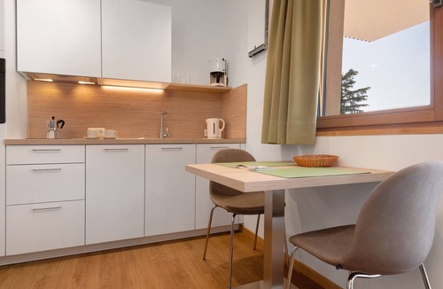 Lagundo Apartment | Apartment 'Unterdornerhof Typ D' with Mountain View, Private Terrace and Wi-Fi