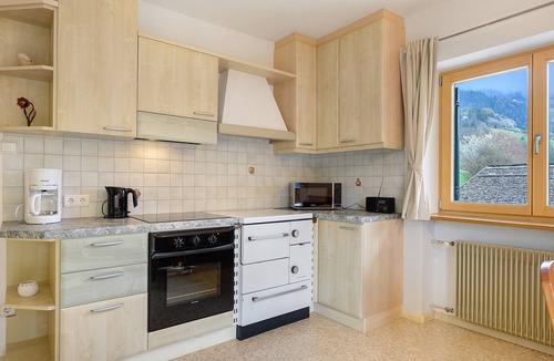Laion Apartment | Apartment 'Unterzerunhof Klein' with Mountain View, Private Terrace, and Wi-Fi