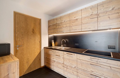 Valdaora di Mezzo Apartment | Apartment 'Villa Kriendl Nr 1 Lanzwiese' with Mountain View, Private Terrace and Wi-Fi
