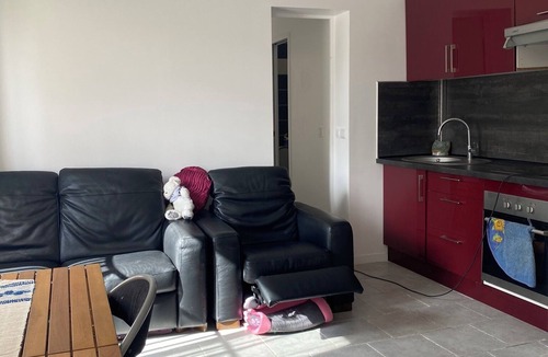 Gagny Apartment | Apartment 'Villa Muguet' with Wi-Fi