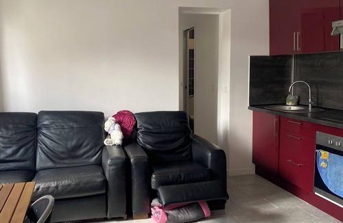 Gagny Apartment | Apartment 'Villa Muguet' with Wi-Fi