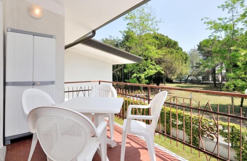 Bibione Lido del Sole Apartment | Apartment Villaggio Delfino-2 by Interhome