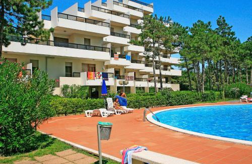 Bibione Lido del Sole Apartment | Apartment Villaggio Serenissima-1 by Interhome