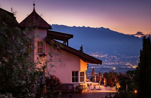 Salonetto Apartment | Apartment 'Wasser' with Mountain View, Shared Pool and Wi-Fi