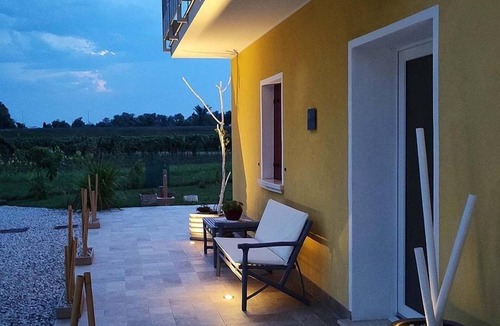 Noventa di Piave Apartment | Apartment with independent entrance