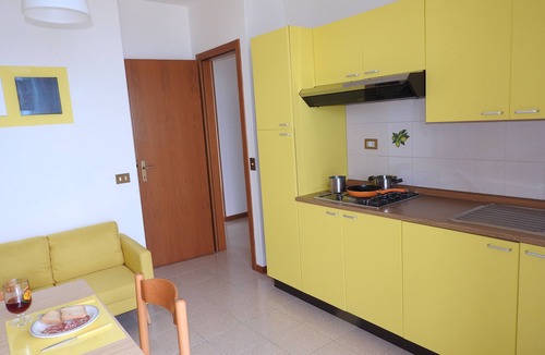 Cassone Apartment | Apartment with 5 beds, balcony with lake view, free parking