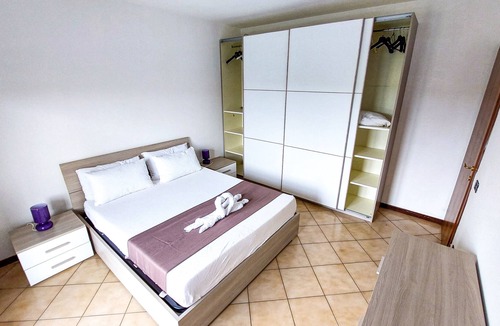 Sud-Est Apartment | Apartment with front-back garden, garage just a few minutes from the centre