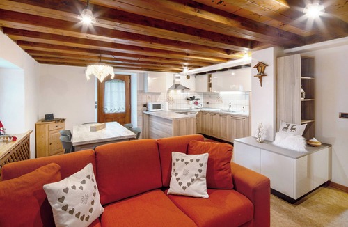 Falcade Apartment | Apartment 'Zopel' with Mountain View, Shared Garden and Wi-Fi