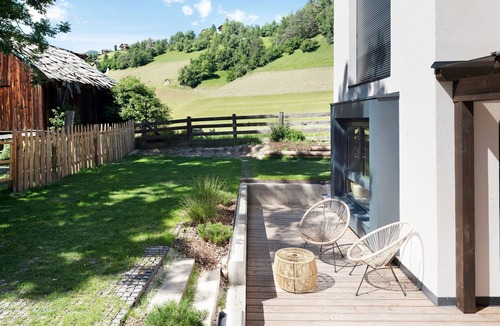 San Vigilio Apartment | Apartments "Armeri Black Dolomites" with Mountain View, Terrasse & Wi-Fi