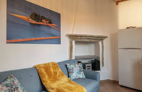 Iseo Apartment | Aperol - One Bedroom Apartment, Sleeps 2