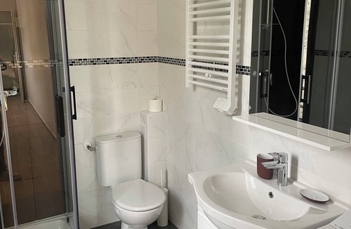 Ormesson-sur-Marne Apartment | Appariement Neuf Tout Confort , à 30 Minutes de Paris et de Disney Land