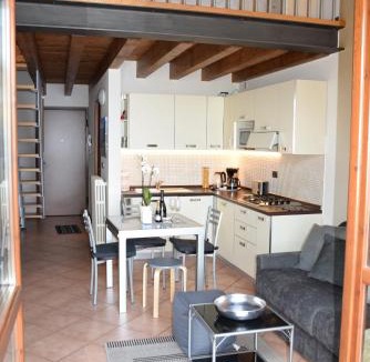 Gardola Apartment | Appartamento Elisabetta - Theater Home
