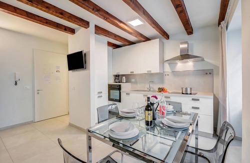 Riva del Garda Apartment | Appartamento Fabrizia in the Heart of Riva, Riva del Garda, Italy