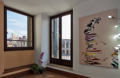 Verona City Centre Apartment | Appartamento storico con balconi vista Arena