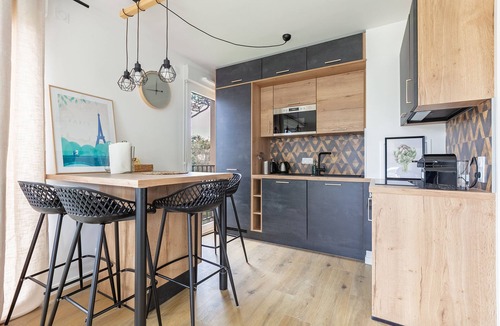 Chennevieres-sur-Marne Apartment | Appartement Luxueux Hyper Centre Ville. Proche Paris et Disneyland