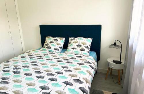 Antony Apartment | Appartement calme Antony, terrasse, vue jardin, proche Paris et Orly