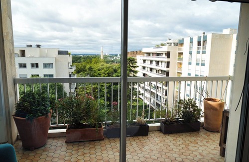 Sceaux Apartment | Appartement Design Familial 100m2, vue Dégagée, Aperçu Tour Eiffel