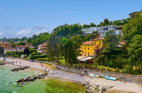 Solarolo Villa | APT24 - Lakefront Villa with Park