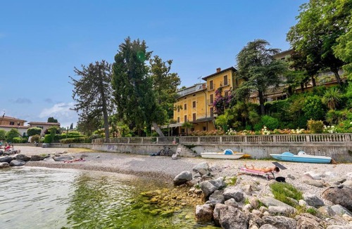 Solarolo Villa | APT24 - Lakefront Villa with Park