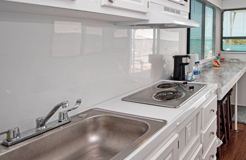 Stocking Island Boat Rental | Aqua Village Resort