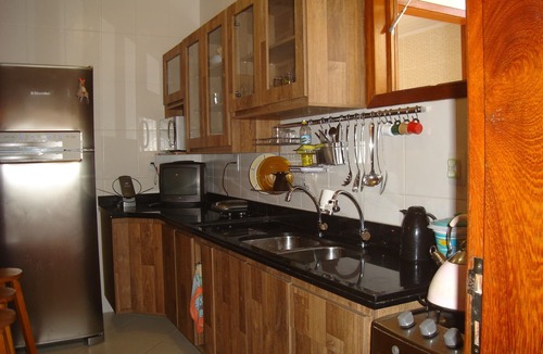 Centro House | Arraial cozy house, in a paradise 3 minutes from the beach, with TV 60 ', SKY
