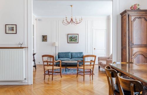 Faubourg Saint-Germain Apartment | Avenue to the Eiffel Tower, by Veeve