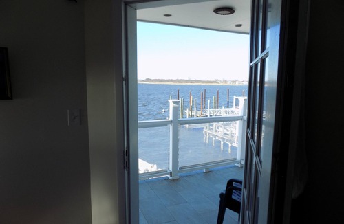 Broad Channel House | Away From it All
