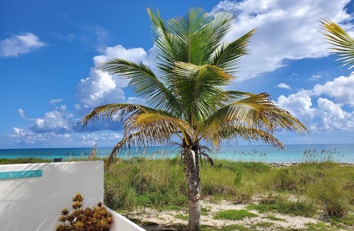 Bahamas Terrace Condo | Bahamian Beachfront Paradise, directly on the beach!