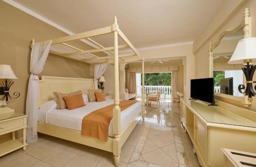 Runaway Bay Resort | Bahia Principe Luxury Runaway Bay - Adults Only All Inclusive