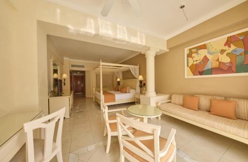 Runaway Bay Resort | Bahia Principe Luxury Runaway Bay - Adults Only All Inclusive