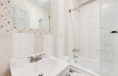 Bay Ridge House | Bay Ridge Bliss: Chic Apt. in Brooklyn
