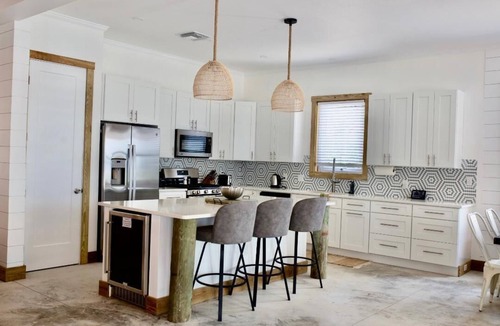 Treasure Cay House | Beach and Boaters Dream – New Build - 3bed/3 ½ bath Home w/Dock "Dragonfly"