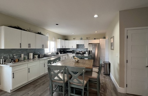 Alice Town House | Beach front vacation rental - perfect for families!