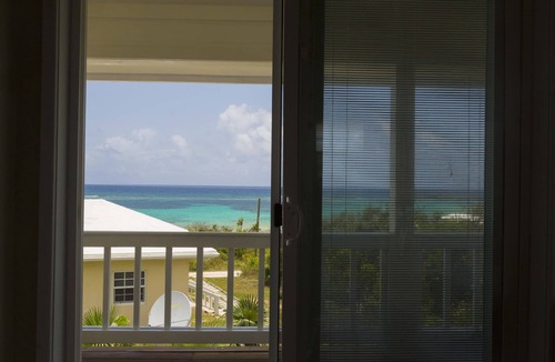 Clarence Town House | Beach House At Dean's Blue Hole - Walking Distance To The Blue Hole!