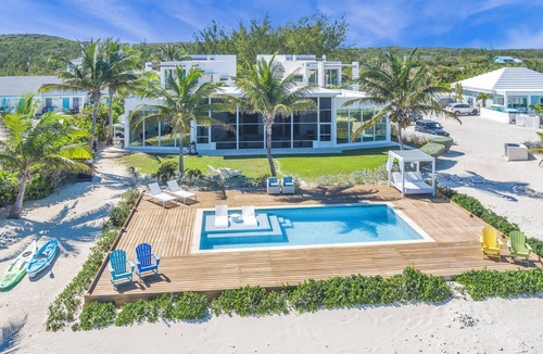 Jimmy Hill Villa | Beach Villa Steps from the Beach Luxury Stay Private Pool 2 miles from airport