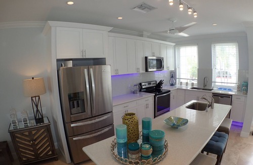 Palm Cay House | Beachfront 4 Bedroom Luxury Villa Directly On White Sand Beach