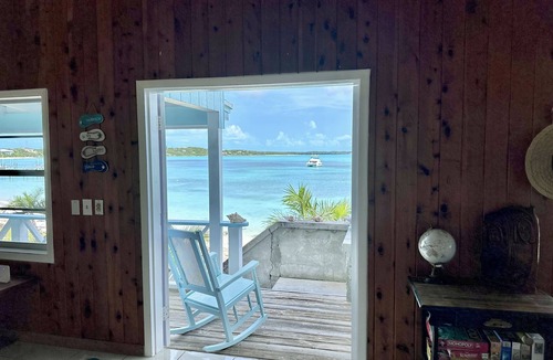 George Town Villa | Beachy Villa right on the ocean, where you can find our famous Exuma Turtles!