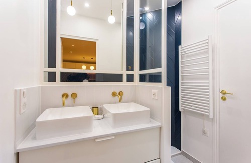 Quartier de Rochechouart Apartment | Beautiful apartment - 4BR/10P - Rue des Martyrs