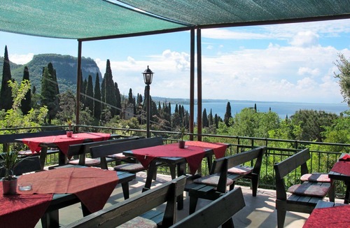 Corno Apartment | Beautiful apartment for 4 people with A/C, pool, WIFI, TV and patio