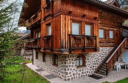 Fontanazzo Apartment | Beautiful apartment for 6 guests with WIFI, TV and balcony