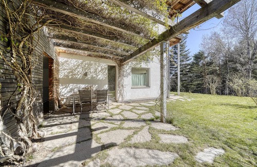 San Genesio Atesino Apartment | Beautiful apartment with glass front and mountain panorama - near Bolzano